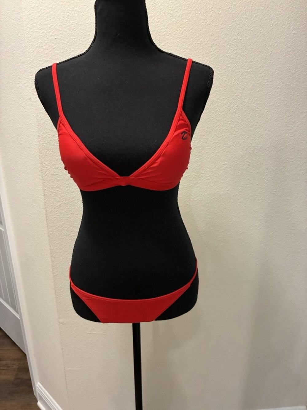 Dixxon Red Tanning Bikini Top And Bottom Size Small NWT